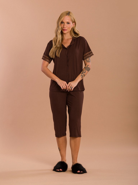 PIJAMA FEMININO CAMISARIA CURTA COM CAPRI COM DETALHES EM RENDA